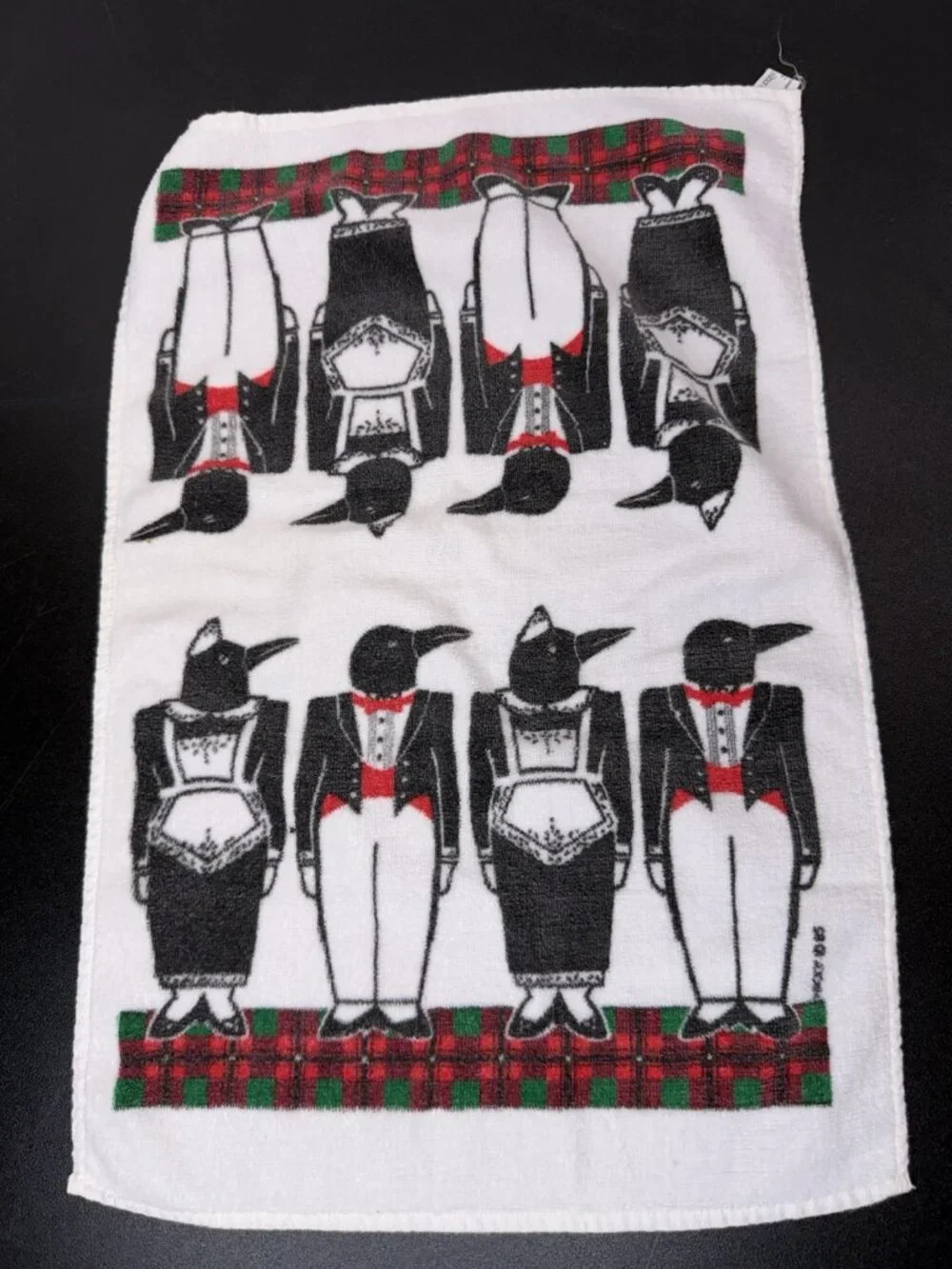 2 Vintage Christmas Penguins Black Tie Hand Dish Kitchen Towels Cannon